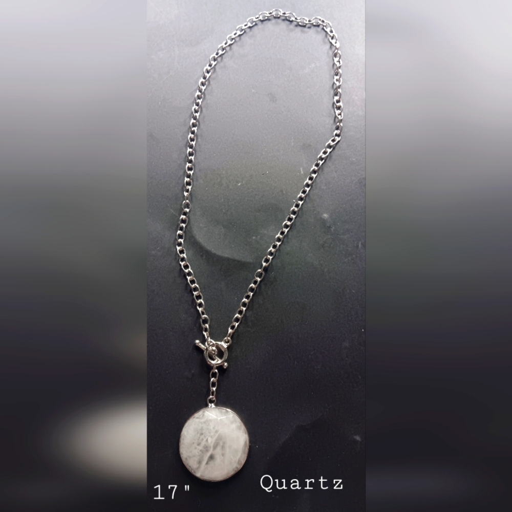 Beautiful Quartz Pendulum Necklace